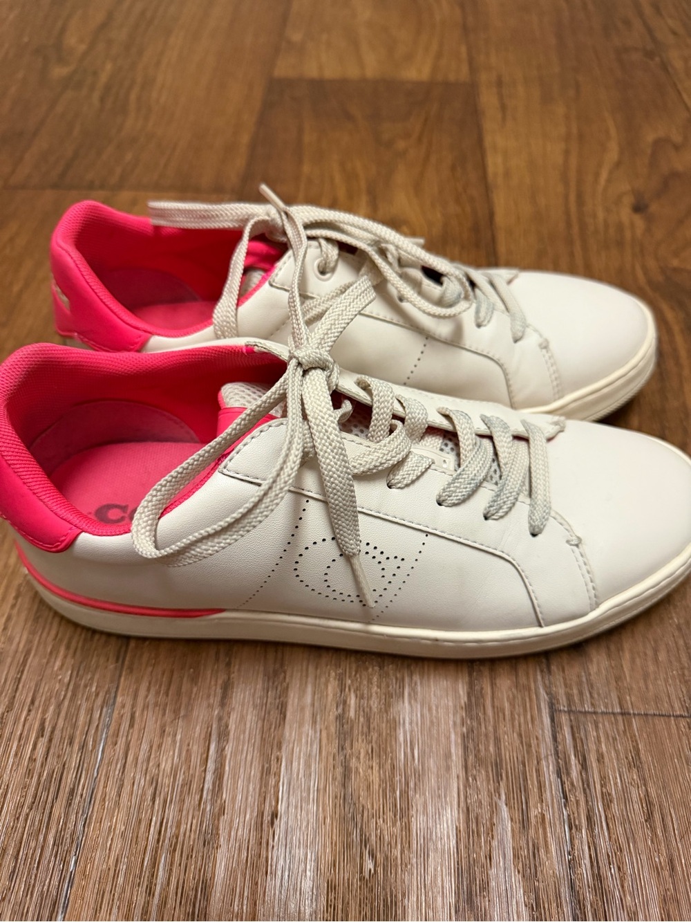 COACH G5040 Lowline Low
Top Sneaker Womens Size 9
White Hot Pink Leather